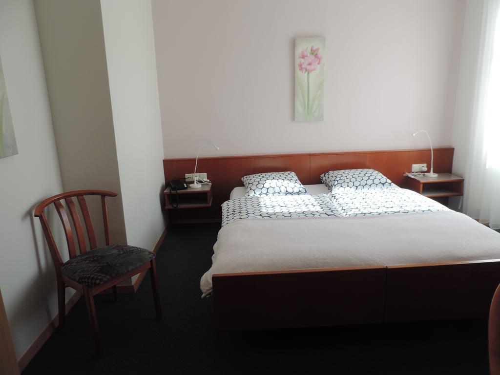 Le Petit Poete Hotel 2*